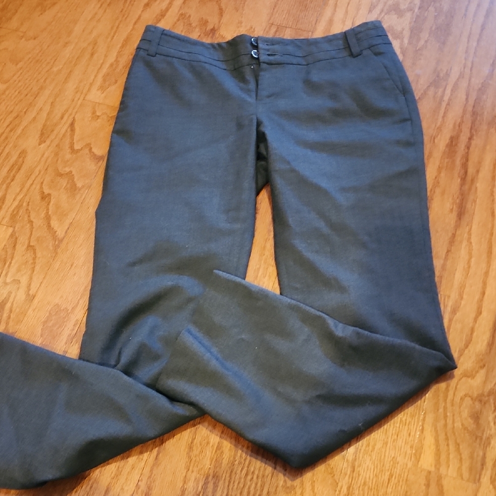 Banana Republic Black Pant. 1 Button Missing In Back.  Can Be Easily Fixed.